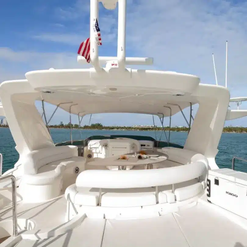Renta-de-Yates-de-Lujo-en-Cancun-Truco-II-Luxury-Yacht-rental-in-Cancun-Truco-II.5