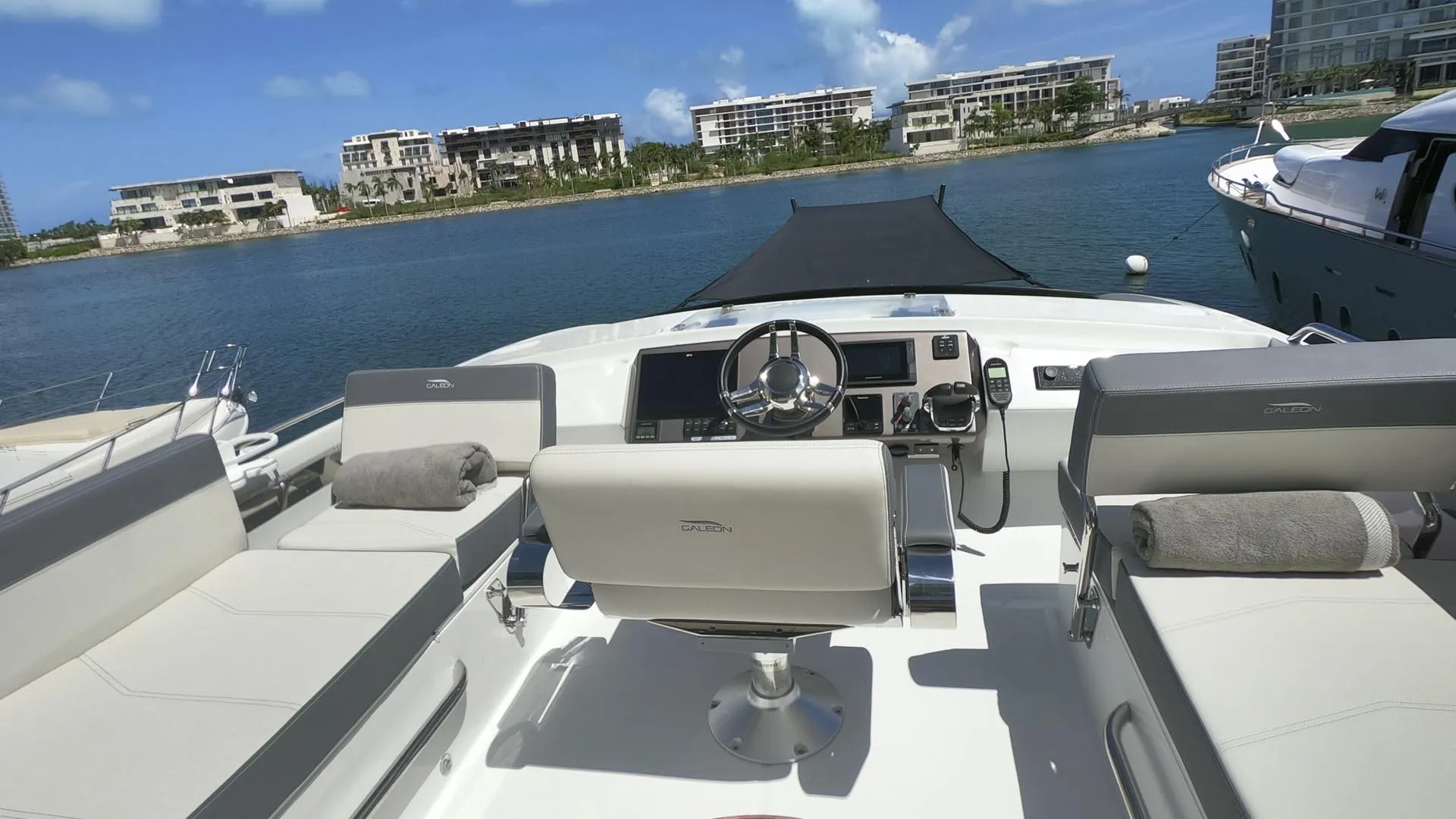 galeon-yate-en-cancun-05